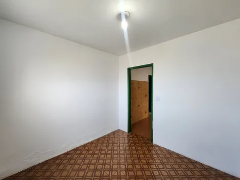 Alugar Casa / Padr&atilde;o em S&atilde;o Jos&eacute; do Rio Preto R$ 1.300,00 - Foto 2