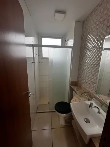Alugar Apartamento / Padr&atilde;o em S&atilde;o Jos&eacute; do Rio Preto R$ 900,00 - Foto 7