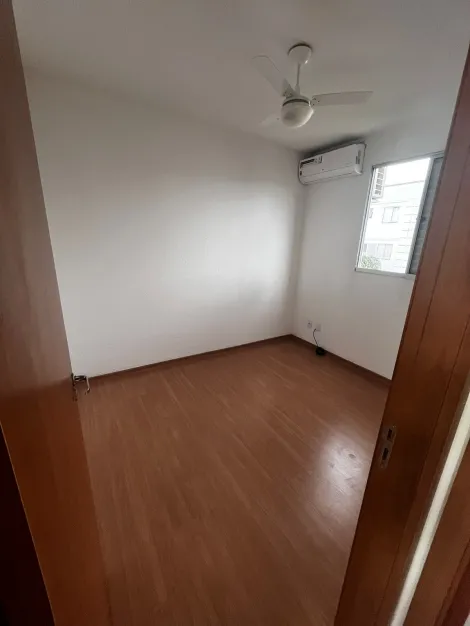 Alugar Apartamento / Padr&atilde;o em S&atilde;o Jos&eacute; do Rio Preto R$ 900,00 - Foto 10