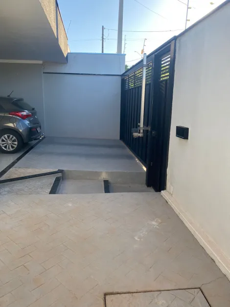 Comprar Casa / Padr&atilde;o em S&atilde;o Jos&eacute; do Rio Preto R$ 630.000,00 - Foto 2