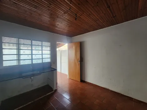Alugar Casa / Padr&atilde;o em S&atilde;o Jos&eacute; do Rio Preto. apenas R$ 700,00