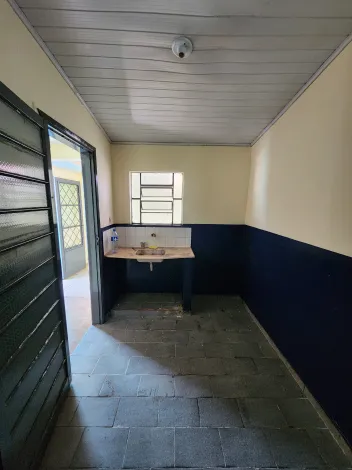 Alugar Casa / Padr&atilde;o em S&atilde;o Jos&eacute; do Rio Preto R$ 550,00 - Foto 3