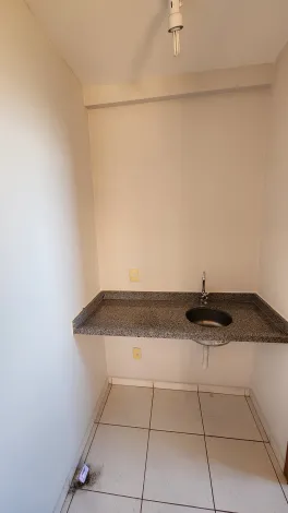 Alugar Comercial / Sala em S&atilde;o Jos&eacute; do Rio Preto R$ 1.300,00 - Foto 5