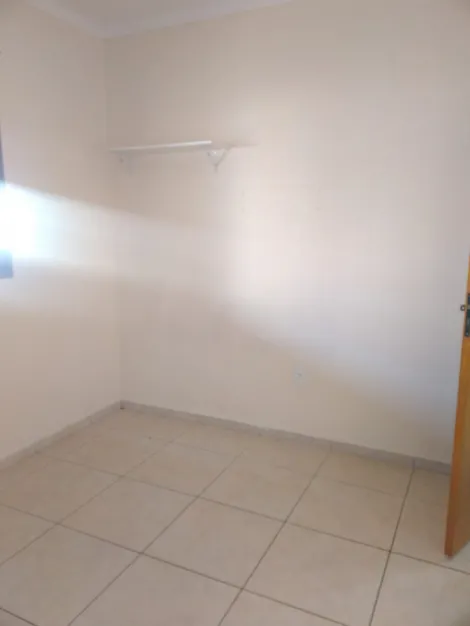 Alugar Casa / Padr&atilde;o em S&atilde;o Jos&eacute; do Rio Preto R$ 1.300,00 - Foto 2