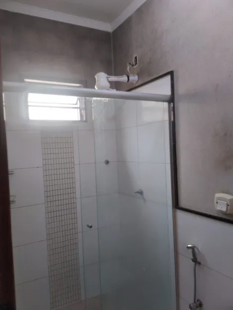 Alugar Casa / Padr&atilde;o em S&atilde;o Jos&eacute; do Rio Preto R$ 1.300,00 - Foto 4