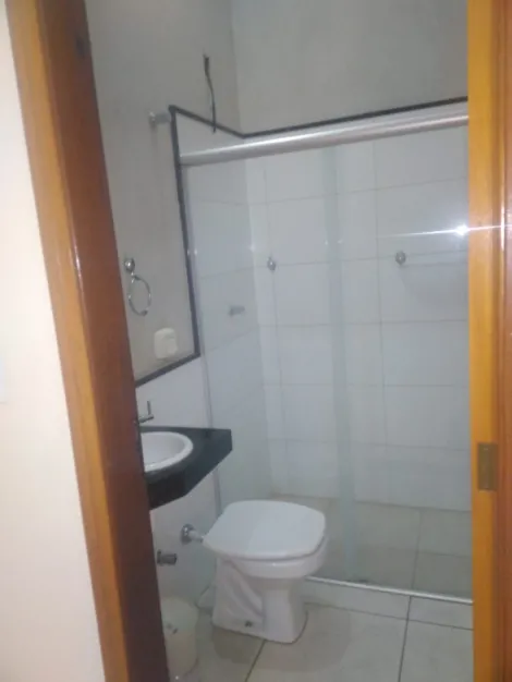 Alugar Casa / Padr&atilde;o em S&atilde;o Jos&eacute; do Rio Preto R$ 1.300,00 - Foto 5