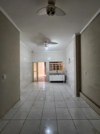 Alugar Casa / Padr&atilde;o em S&atilde;o Jos&eacute; do Rio Preto R$ 1.500,00 - Foto 4