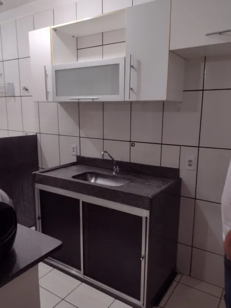 Alugar Apartamento / Padr&atilde;o em S&atilde;o Jos&eacute; do Rio Preto. apenas R$ 747,59
