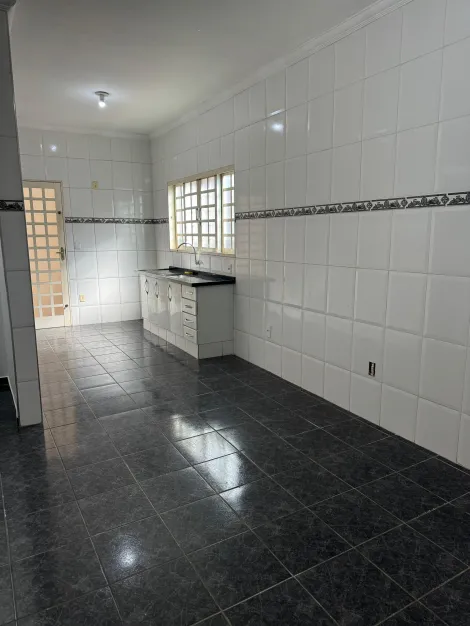 Alugar Casa / Padr&atilde;o em S&atilde;o Jos&eacute; do Rio Preto R$ 1.900,00 - Foto 3