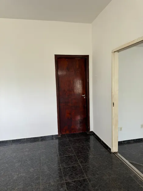Alugar Casa / Padr&atilde;o em S&atilde;o Jos&eacute; do Rio Preto R$ 1.900,00 - Foto 2