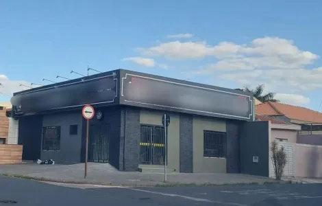Alugar Comercial / Sal&atilde;o em S&atilde;o Jos&eacute; do Rio Preto. apenas R$ 600.000,00