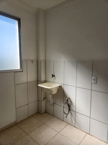 Alugar Apartamento / Padr&atilde;o em S&atilde;o Jos&eacute; do Rio Preto R$ 550,00 - Foto 4