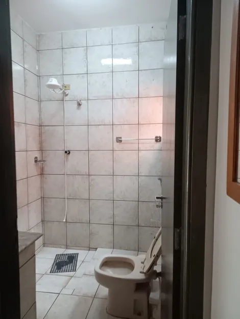 Alugar Casa / Padr&atilde;o em S&atilde;o Jos&eacute; do Rio Preto R$ 1.800,00 - Foto 5