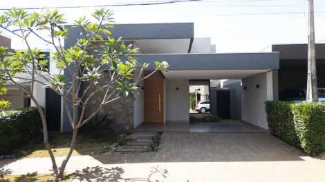 Casa / Condom&iacute;nio em S&atilde;o Jos&eacute; do Rio Preto 