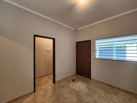 Alugar Casa / Padr&atilde;o em S&atilde;o Jos&eacute; do Rio Preto R$ 1.600,00 - Foto 3