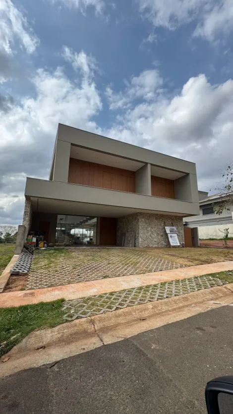 Casa / Condom&iacute;nio em S&atilde;o Jos&eacute; do Rio Preto 