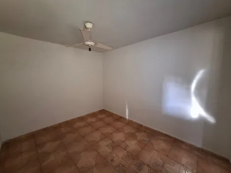 Alugar Casa / Padr&atilde;o em S&atilde;o Jos&eacute; do Rio Preto R$ 850,00 - Foto 3
