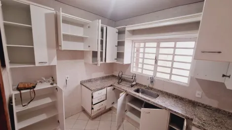 Alugar Casa / Padr&atilde;o em S&atilde;o Jos&eacute; do Rio Preto R$ 1.900,00 - Foto 4