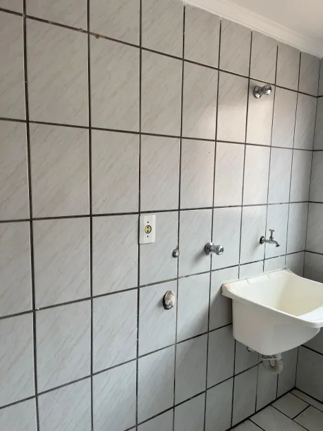 Alugar Apartamento / Padr&atilde;o em S&atilde;o Jos&eacute; do Rio Preto R$ 1.000,00 - Foto 6
