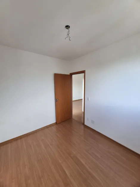 Alugar Apartamento / Padr&atilde;o em S&atilde;o Jos&eacute; do Rio Preto R$ 1.100,00 - Foto 6