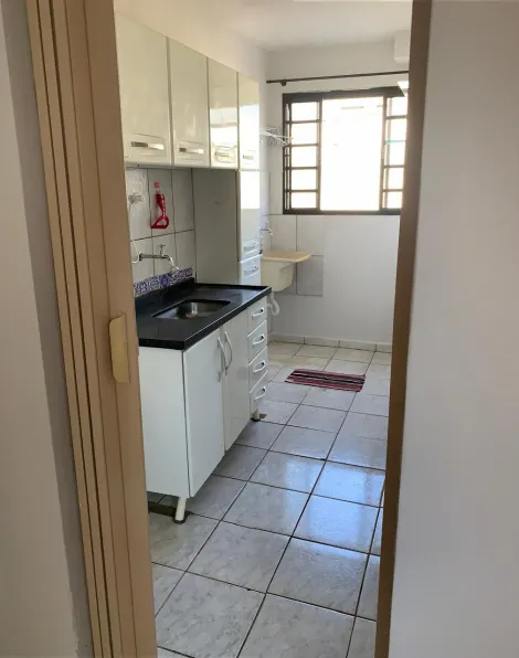 Alugar Apartamento / Padr&atilde;o em S&atilde;o Jos&eacute; do Rio Preto R$ 950,00 - Foto 2