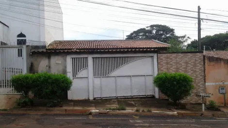 Alugar Casa / Padr&atilde;o em S&atilde;o Jos&eacute; do Rio Preto. apenas R$ 110.000,00