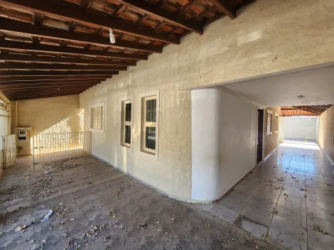 Alugar Casa / Padr&atilde;o em S&atilde;o Jos&eacute; do Rio Preto. apenas R$ 1.300,00