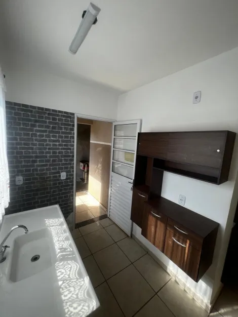 Alugar Casa / Padr&atilde;o em Bady Bassitt R$ 900,00 - Foto 10