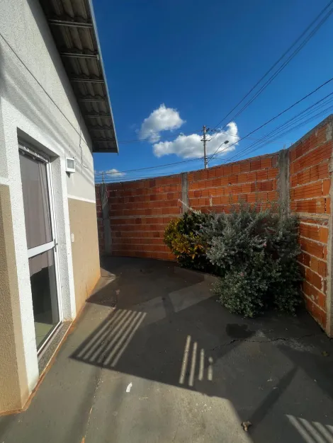 Alugar Casa / Padr&atilde;o em Bady Bassitt R$ 900,00 - Foto 14