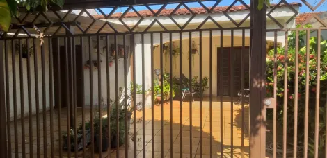 Alugar Casa / Padr&atilde;o em S&atilde;o Jos&eacute; do Rio Preto. apenas R$ 260.000,00