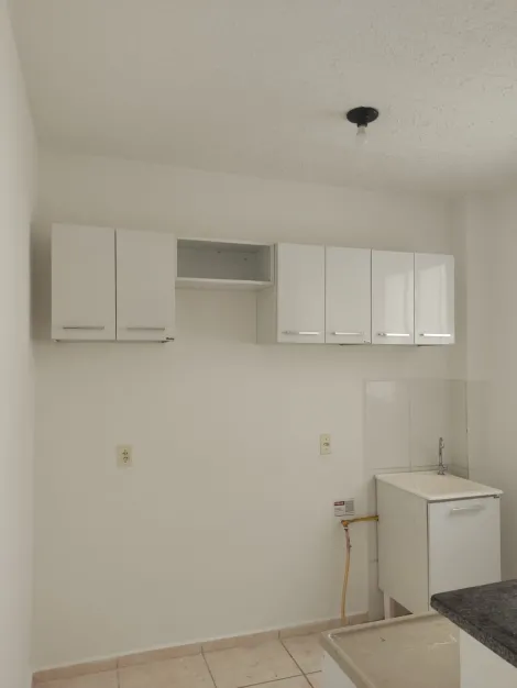 Alugar Apartamento / Padr&atilde;o em S&atilde;o Jos&eacute; do Rio Preto R$ 1.000,00 - Foto 2