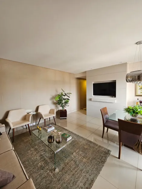 Apartamento / Padr&atilde;o em S&atilde;o Jos&eacute; do Rio Preto 