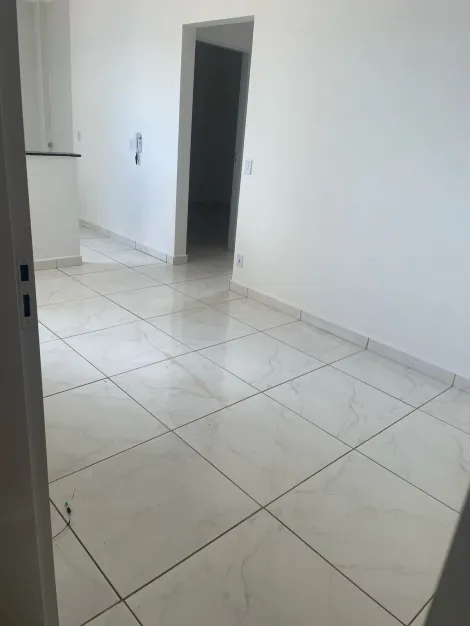 Alugar Apartamento / Padr&atilde;o em S&atilde;o Jos&eacute; do Rio Preto R$ 700,00 - Foto 2