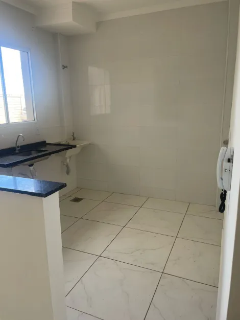 Alugar Apartamento / Padr&atilde;o em S&atilde;o Jos&eacute; do Rio Preto R$ 700,00 - Foto 6