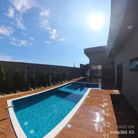 Casa / Condom&iacute;nio em Mirassol 