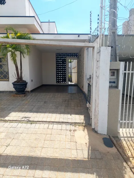 Alugar Casa / Padr&atilde;o em S&atilde;o Jos&eacute; do Rio Preto. apenas R$ 2.500,00