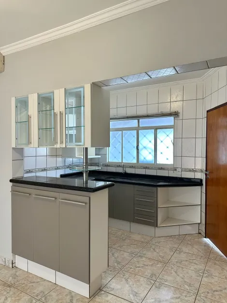 Alugar Casa / Padr&atilde;o em S&atilde;o Jos&eacute; do Rio Preto. apenas R$ 360.000,00