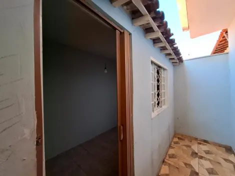 Alugar Casa / Padr&atilde;o em S&atilde;o Jos&eacute; do Rio Preto R$ 1.800,00 - Foto 14