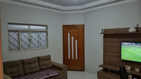 Comprar Casa / Padr&atilde;o em Mirassol R$ 340.000,00 - Foto 4