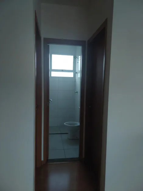 Alugar Apartamento / Padr&atilde;o em S&atilde;o Jos&eacute; do Rio Preto R$ 900,00 - Foto 5