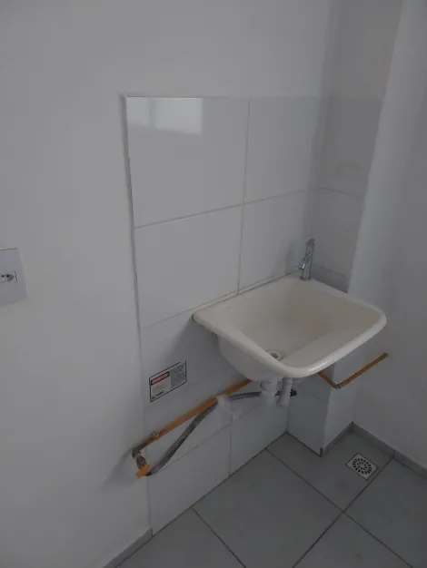 Alugar Apartamento / Padr&atilde;o em S&atilde;o Jos&eacute; do Rio Preto R$ 900,00 - Foto 6