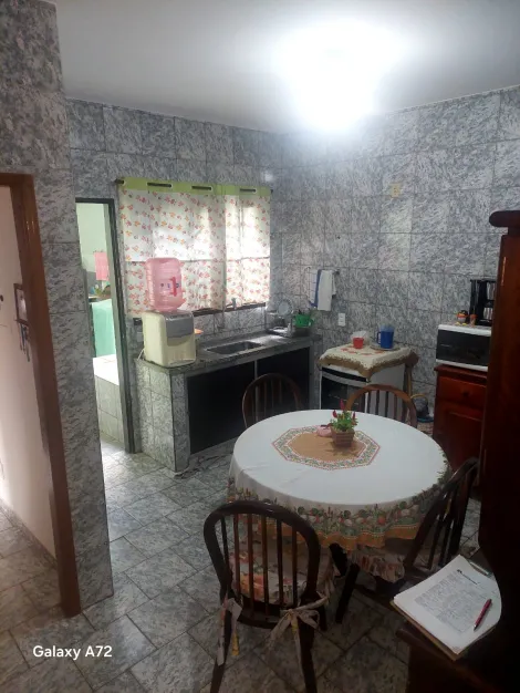 Comprar Casa / Padr&atilde;o em S&atilde;o Jos&eacute; do Rio Preto R$ 380.000,00 - Foto 4