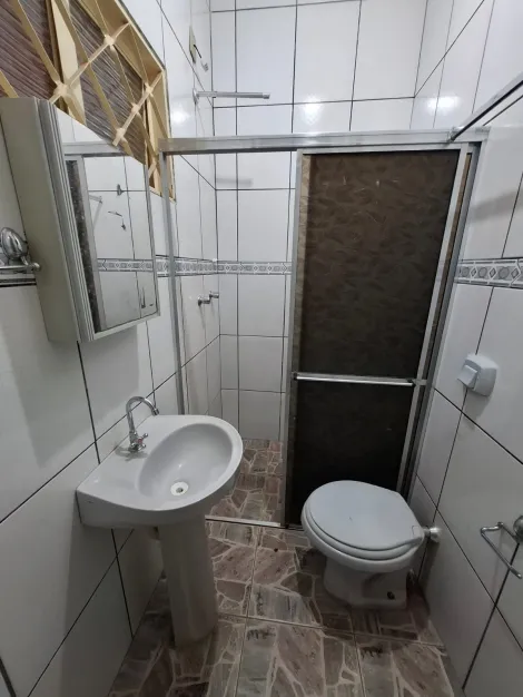 Alugar Casa / Padr&atilde;o em S&atilde;o Jos&eacute; do Rio Preto R$ 1.750,00 - Foto 4