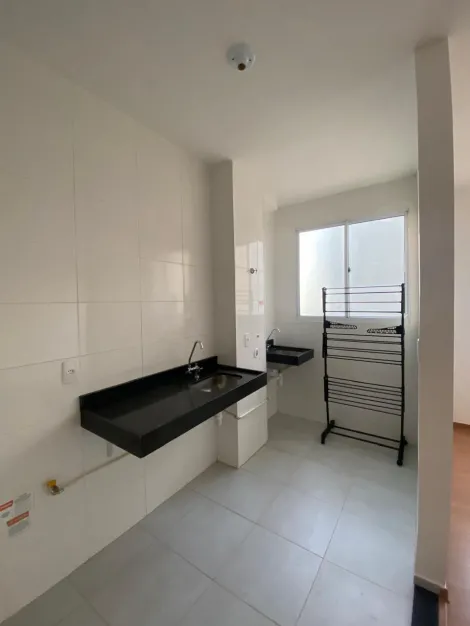 Alugar Apartamento / Padr&atilde;o em S&atilde;o Jos&eacute; do Rio Preto R$ 900,00 - Foto 4