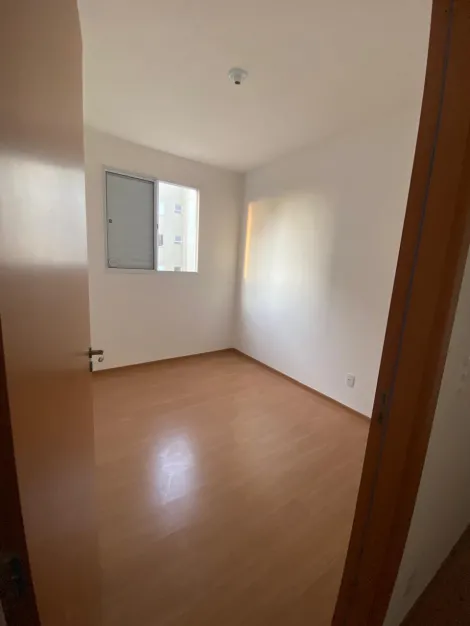 Alugar Apartamento / Padr&atilde;o em S&atilde;o Jos&eacute; do Rio Preto R$ 900,00 - Foto 9