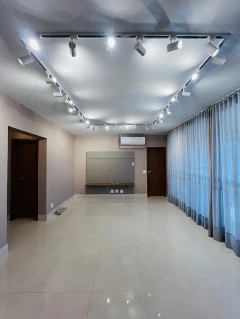 Apartamento / Padr&atilde;o em S&atilde;o Jos&eacute; do Rio Preto 