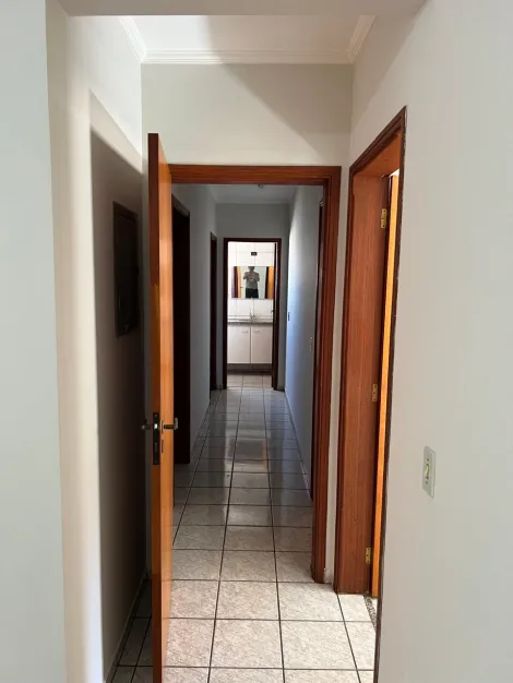 Alugar Apartamento / Padr&atilde;o em S&atilde;o Jos&eacute; do Rio Preto R$ 1.850,00 - Foto 4