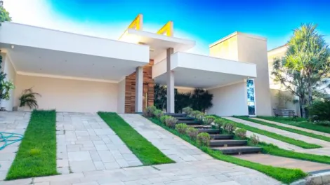Casa / Condom&iacute;nio em S&atilde;o Jos&eacute; do Rio Preto 