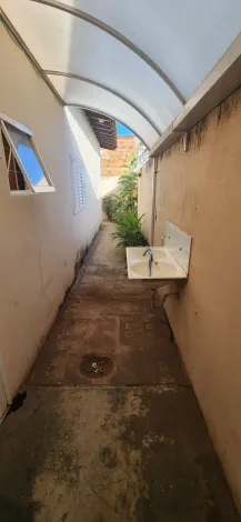 Alugar Casa / Padr&atilde;o em Bady Bassitt R$ 2.000,00 - Foto 5