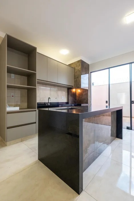 Alugar Casa / Padr&atilde;o em S&atilde;o Jos&eacute; do Rio Preto. apenas R$ 680.000,00
